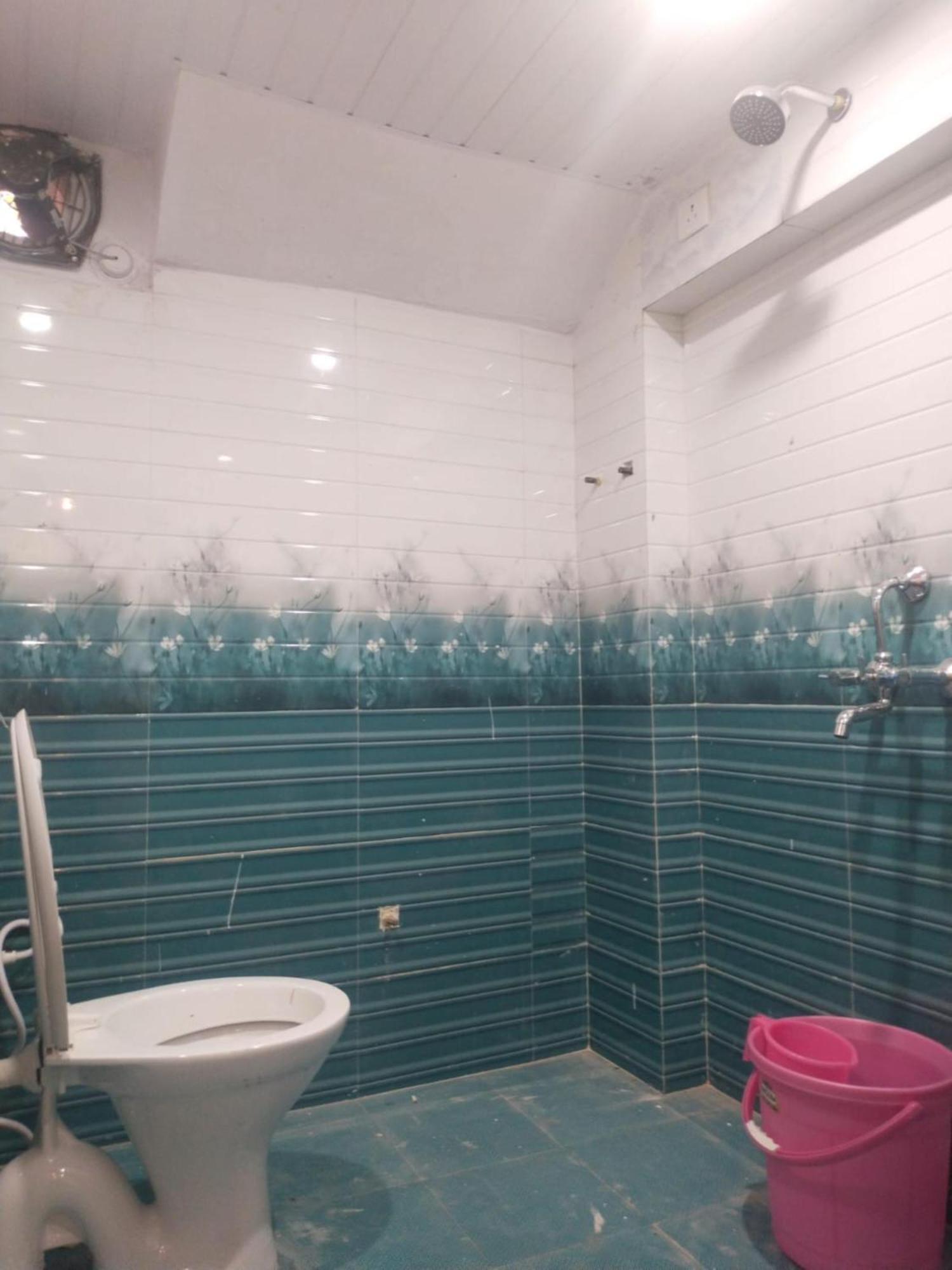 Goroomgo Paradise - Parking & Restaurant Available - Perfect Location And Comfortable Varanasi