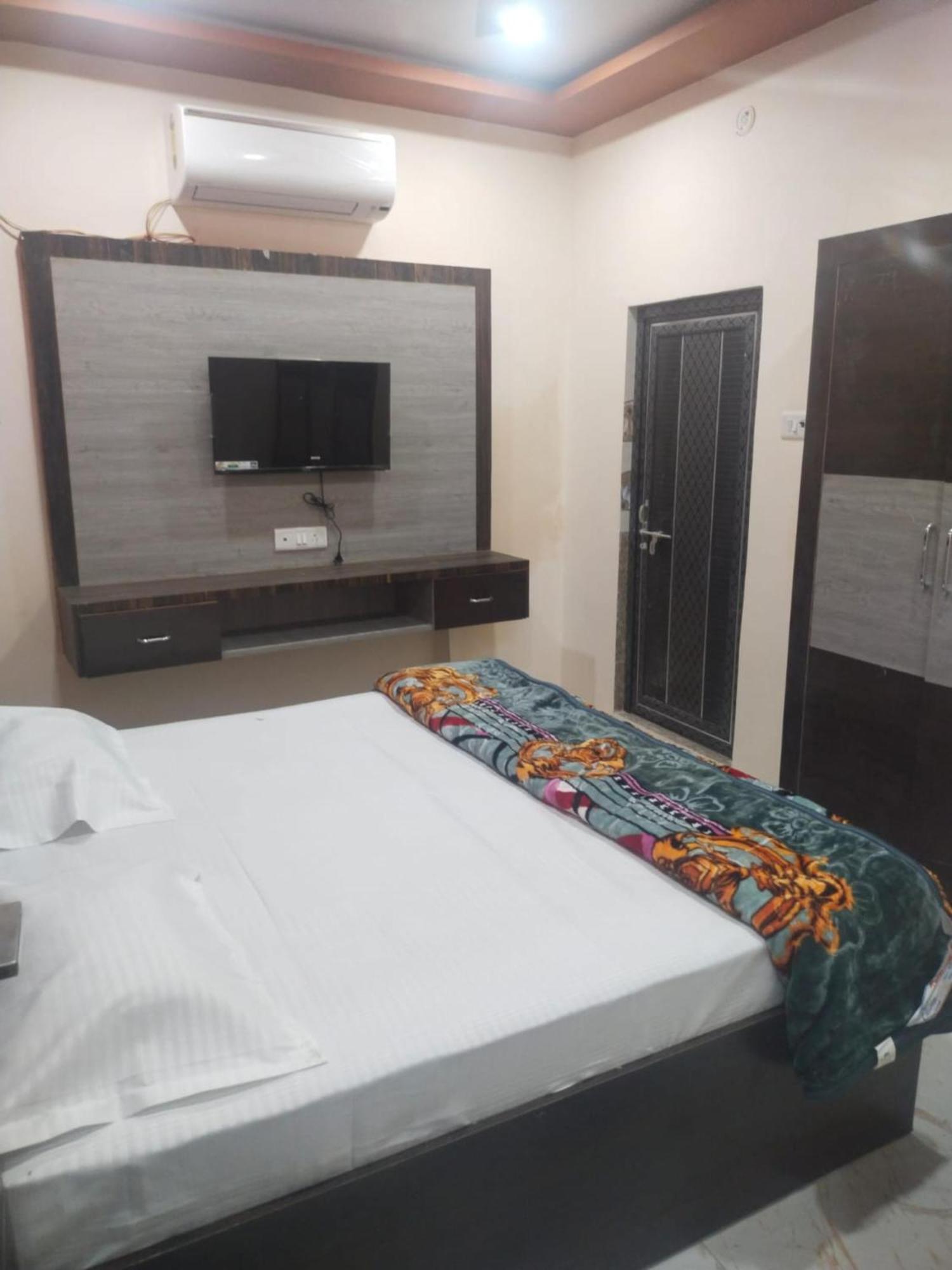 Homestay Goroomgo Paradise - Parking & Restaurant Available - Perfect Location And Comfortable