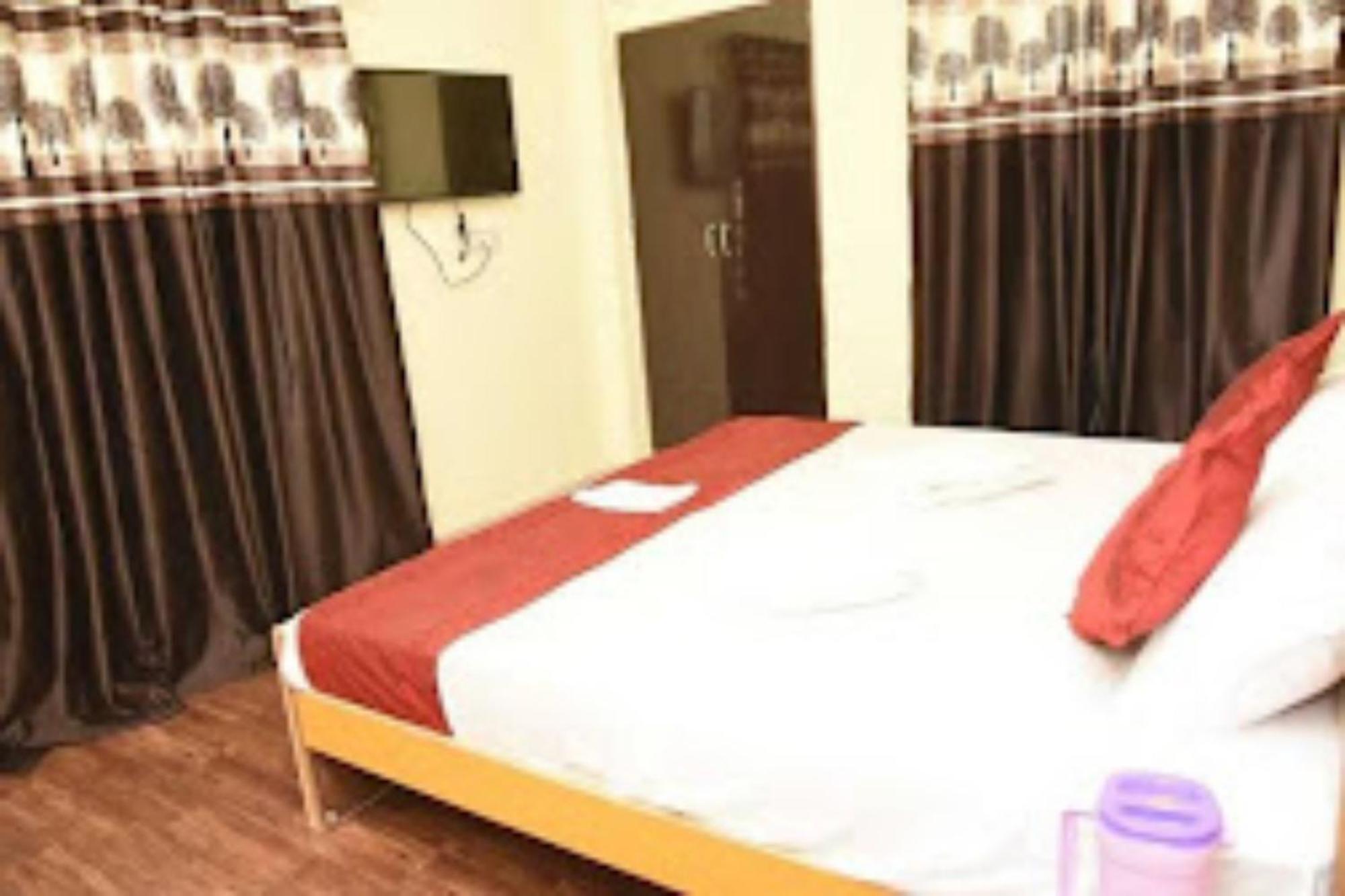 Homestay Goroomgo Paradise - Parking & Restaurant Available - Perfect Location And Comfortable *